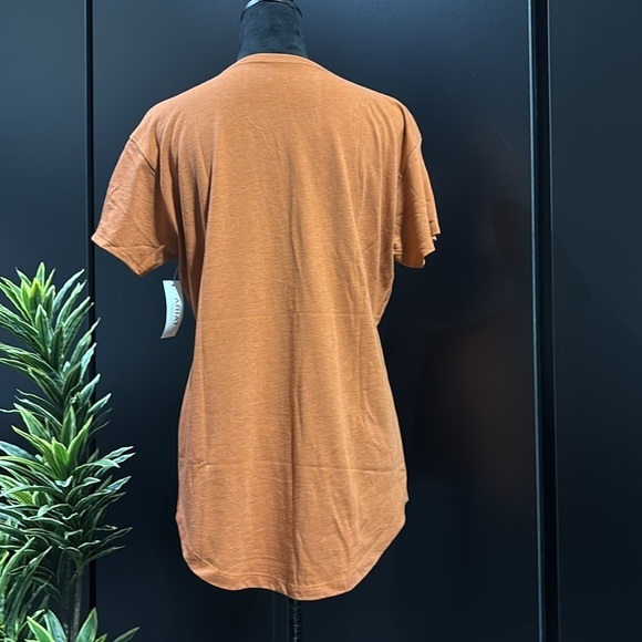 Ariat Desert Flag Cactus logo,short sleeve, scoopneck,extended back hem,T-shirt - Picture 4 of 9